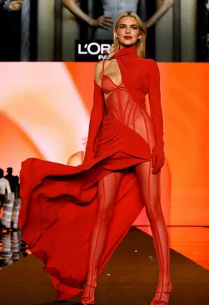 Kendall Jenner / KendallJenner nude photo #3910