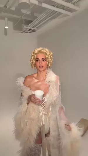 Kendall Jenner / KendallJenner nude photo #3982