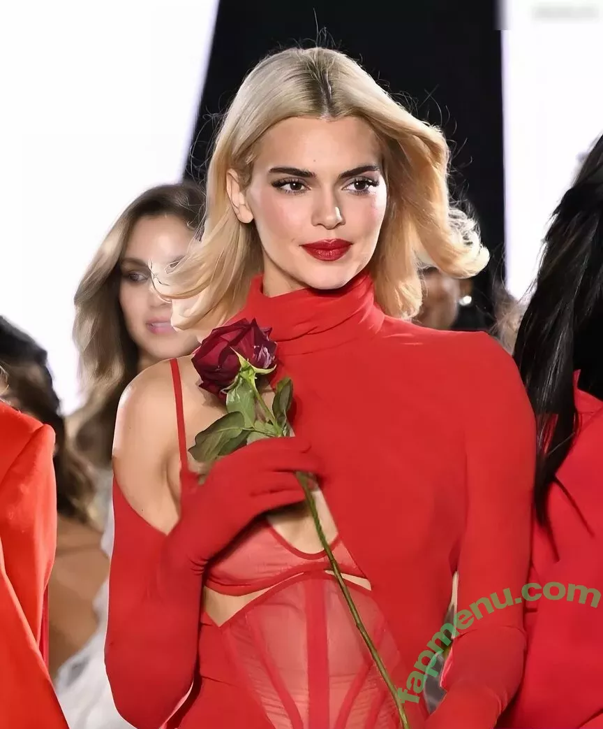 Kendall Jenner nude photo #3818 (KendallJenner)