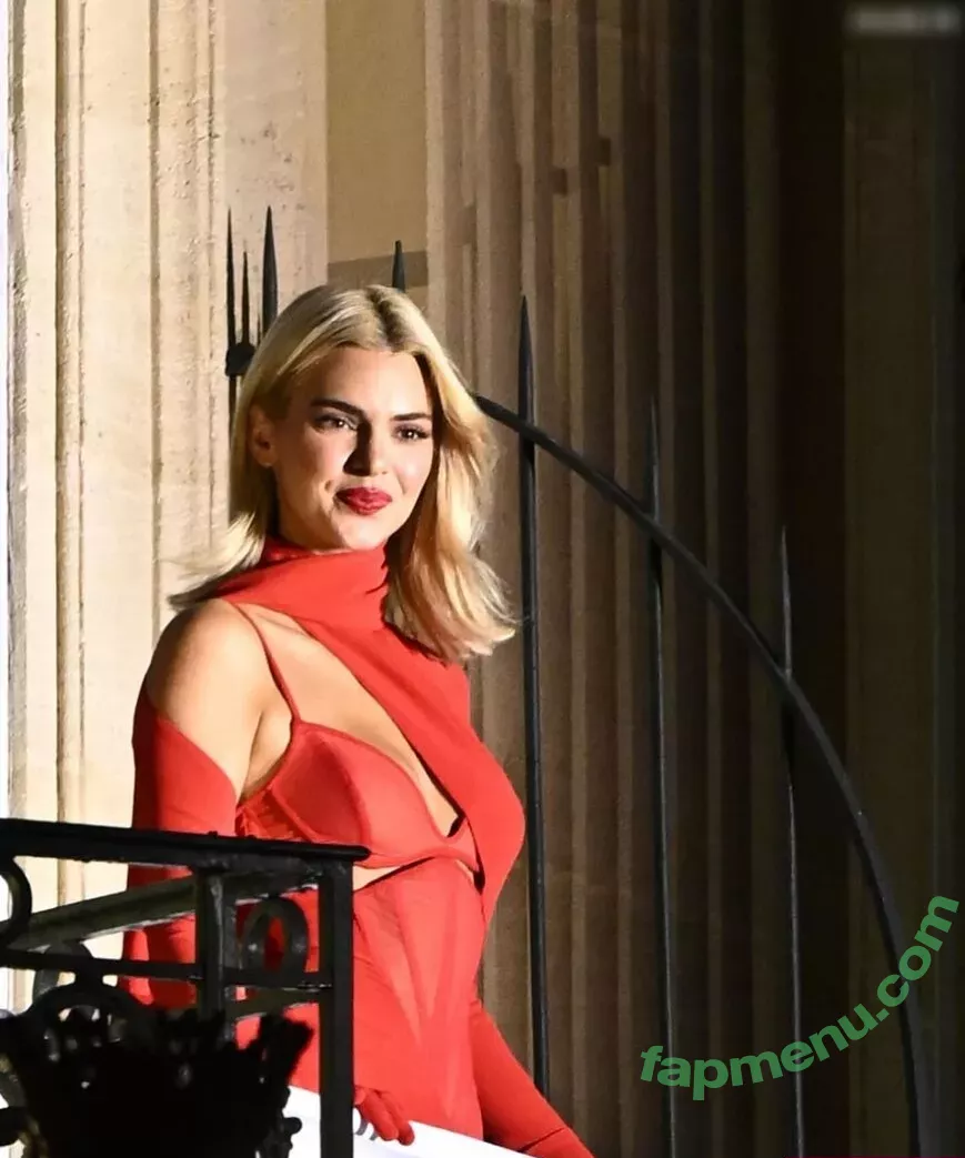 Kendall Jenner nude photo #3829 (KendallJenner)