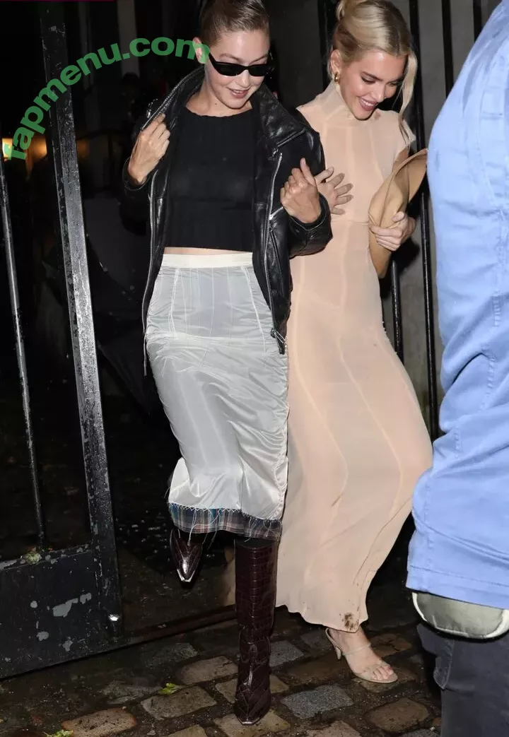 Kendall Jenner nude photo #3847 (KendallJenner)