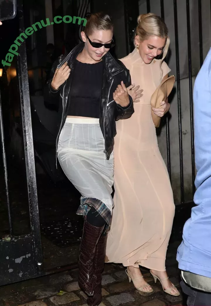 Kendall Jenner nude photo #3848 (KendallJenner)