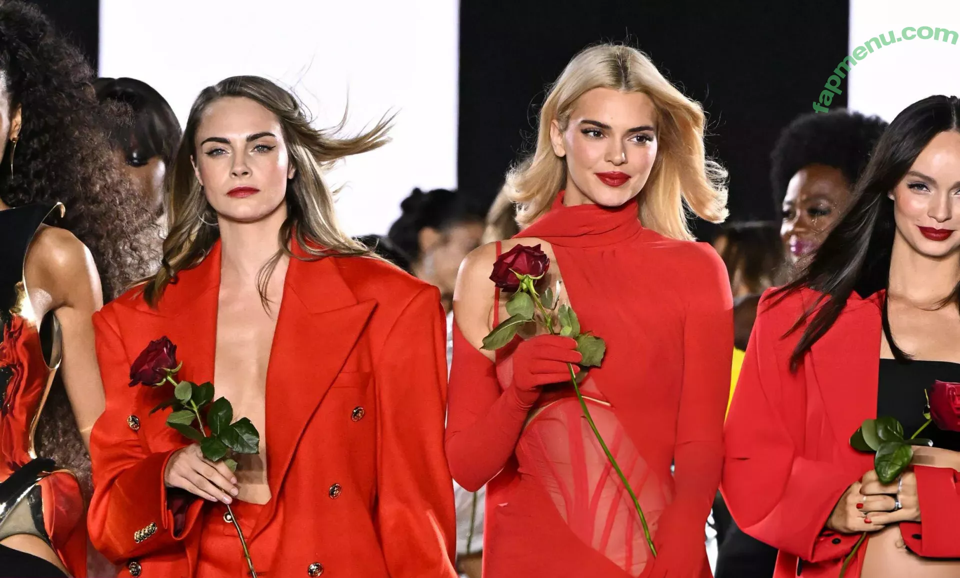 Kendall Jenner nude photo #3908 (KendallJenner)