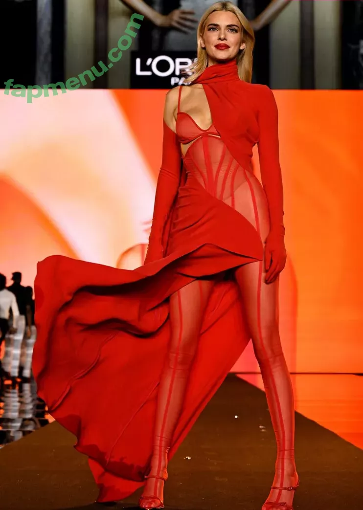 Kendall Jenner nude photo #3910 (KendallJenner)