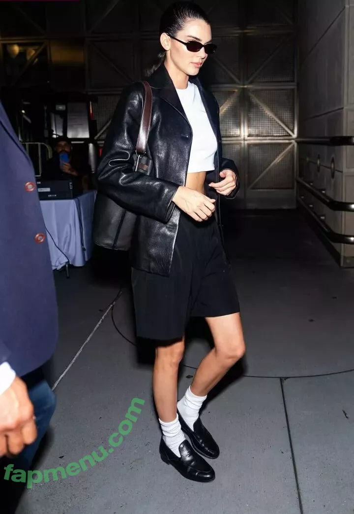 Kendall Jenner nude photo #3952 (KendallJenner)