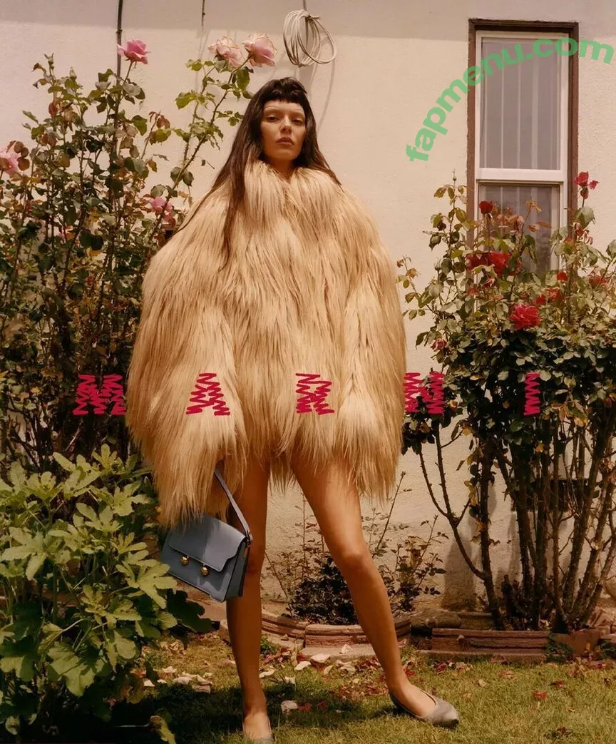 Kendall Jenner nude photo #3967 (KendallJenner)