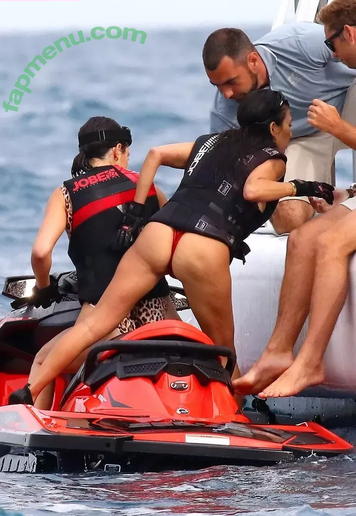 Kendall Jenner nude photo #3977 (KendallJenner)