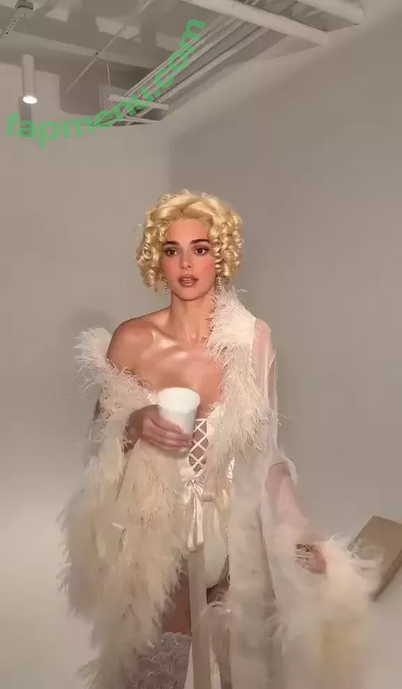 Kendall Jenner nude photo #3982 (KendallJenner)