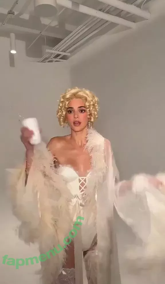 Kendall Jenner nude photo #3983 (KendallJenner)