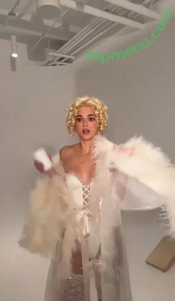 Kendall Jenner nude photo #3984 (KendallJenner)