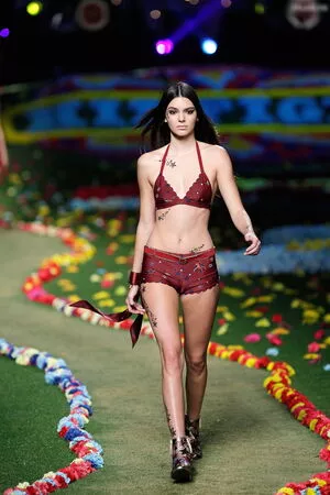 Kendall Jenner / KendallJenner nude photo #4045