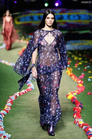 Kendall Jenner / KendallJenner nude photo #4048