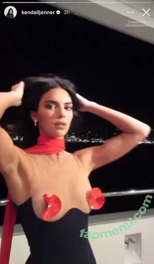 Kendall Jenner / KendallJenner nude photo #4608