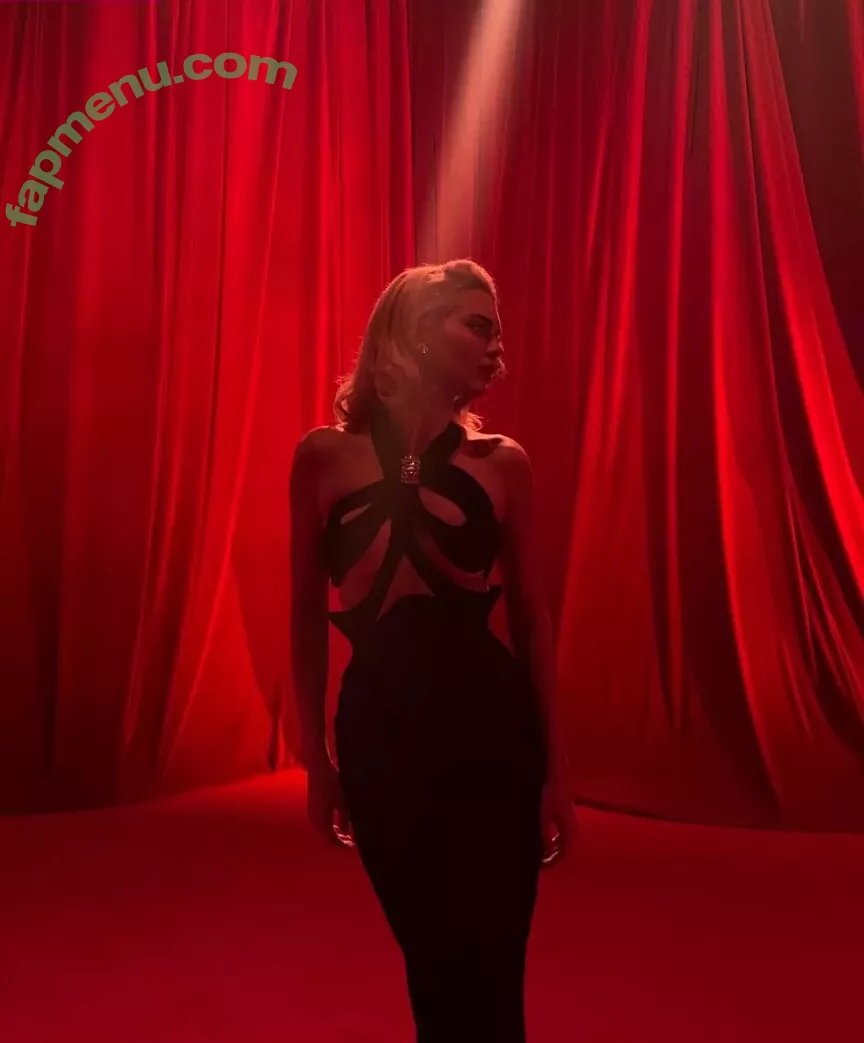 Kendall Jenner nude photo #4026 (KendallJenner)