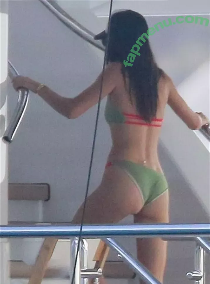 Kendall Jenner nude photo #4185 (KendallJenner)