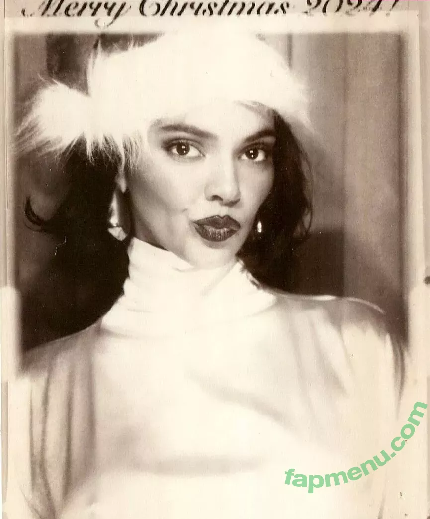 Kendall Jenner nude photo #4249 (KendallJenner)