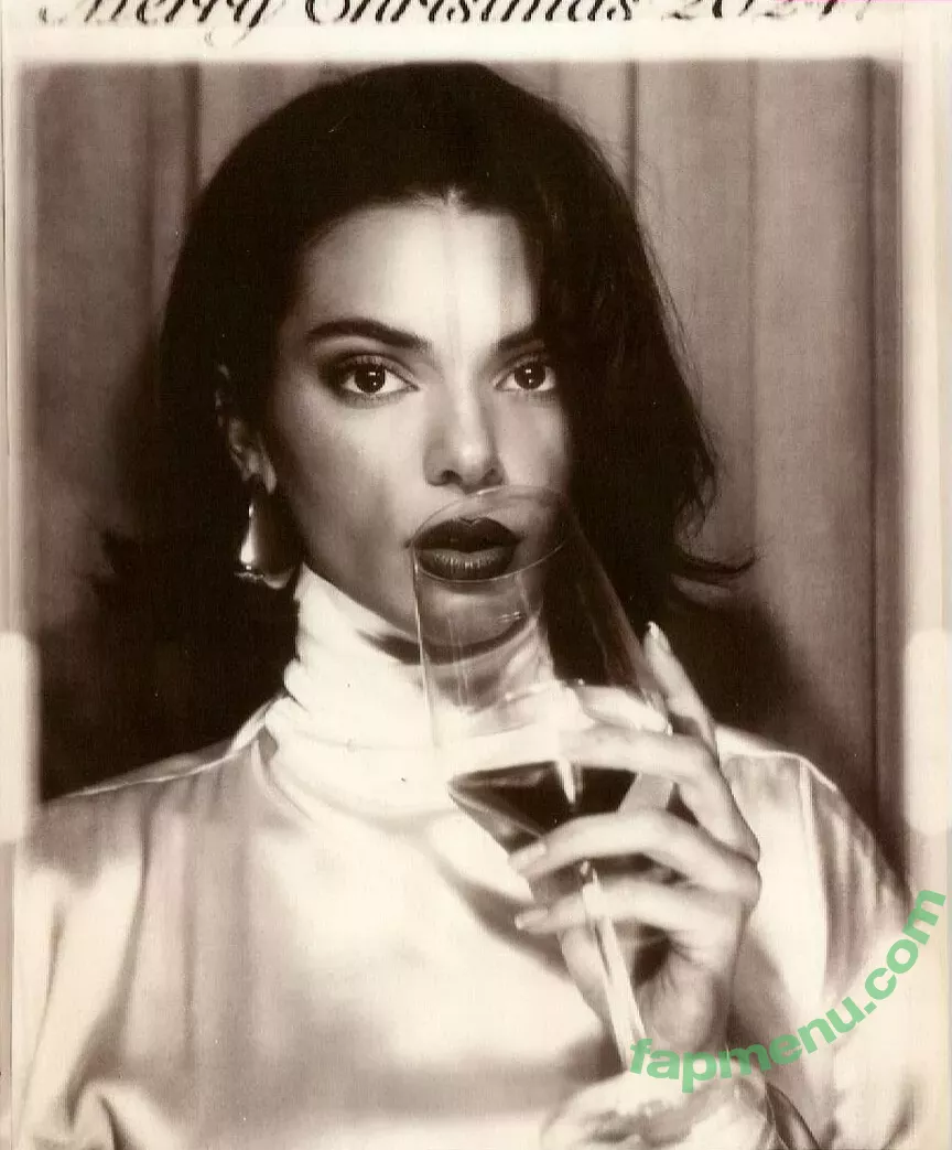 Kendall Jenner nude photo #4251 (KendallJenner)