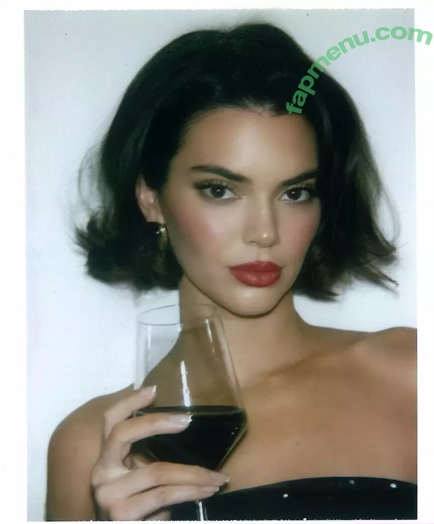 Kendall Jenner nude photo #4253 (KendallJenner)
