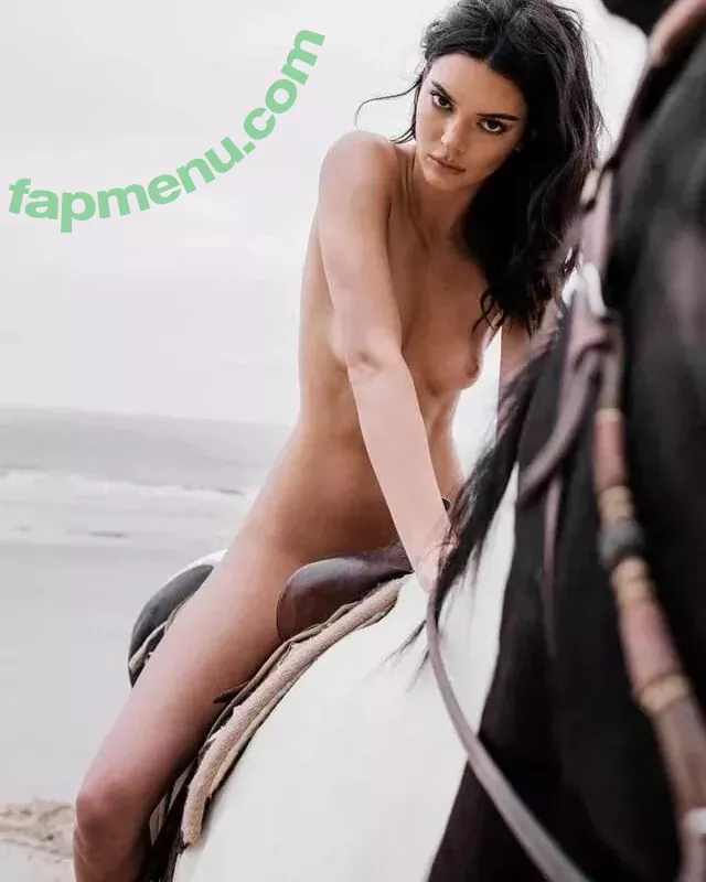 Kendall Jenner nude photo #4280 (KendallJenner)