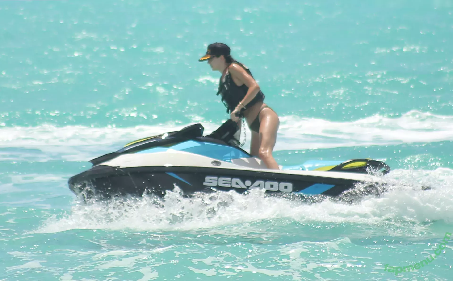 Kendall Jenner nude photo #4341 (KendallJenner)