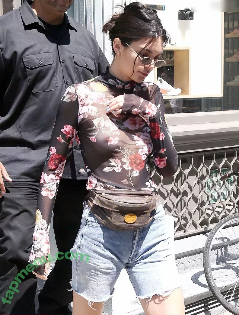 Kendall Jenner nude photo #4380 (KendallJenner)