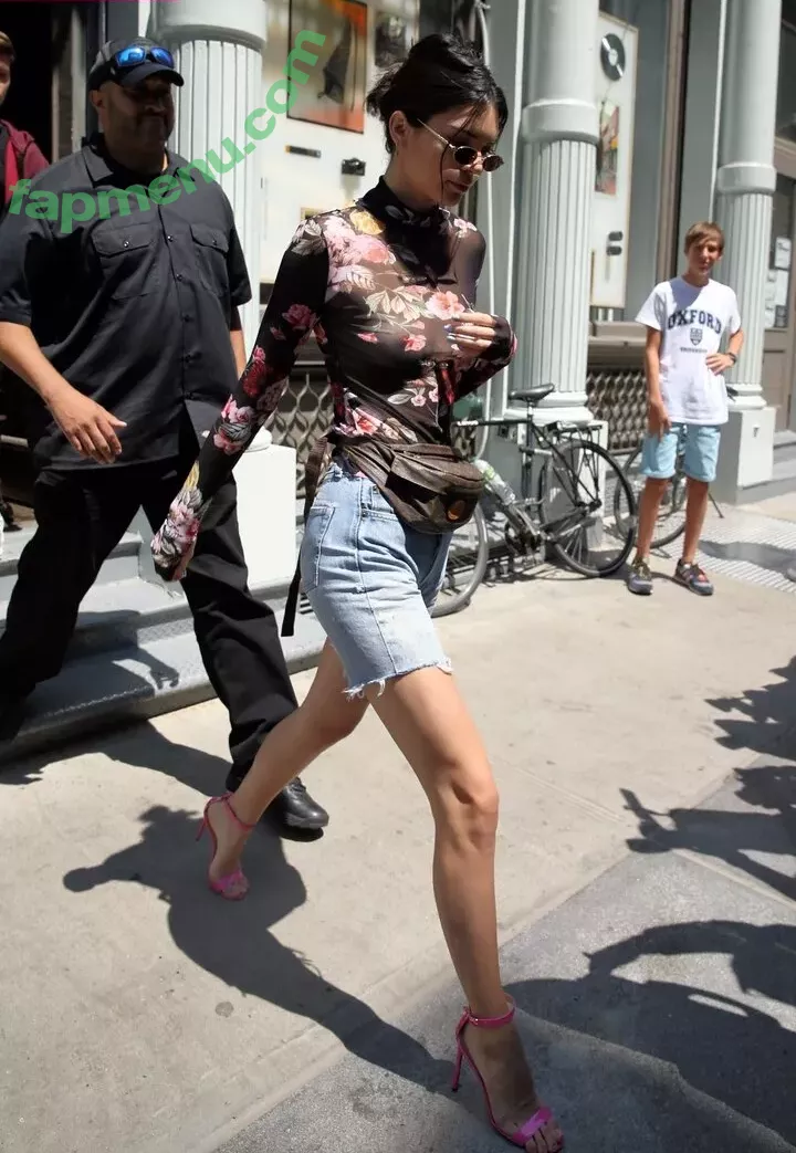 Kendall Jenner nude photo #4381 (KendallJenner)