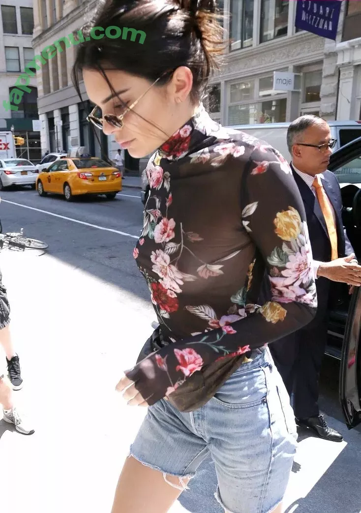 Kendall Jenner nude photo #4397 (KendallJenner)