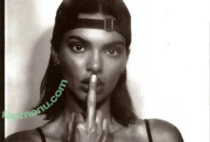 Kendall Jenner / KendallJenner nude photo #5359