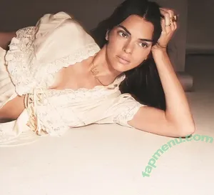 Kendall Jenner / KendallJenner nude photo #5362