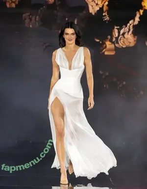 Kendall Jenner / KendallJenner nude photo #5389