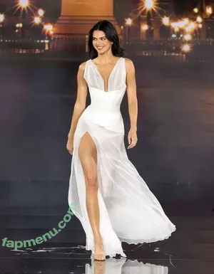 Kendall Jenner / KendallJenner nude photo #5390