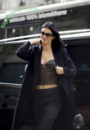 Kendall Jenner / KendallJenner nude photo #5399