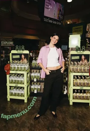 Kendall Jenner / KendallJenner nude photo #5505