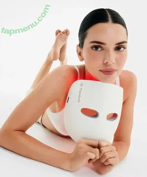 Kendall Jenner / KendallJenner nude photo #5509