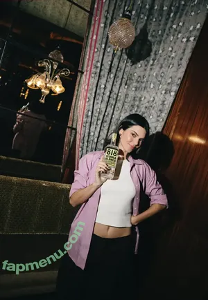 Kendall Jenner / KendallJenner nude photo #5513