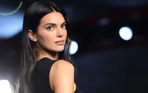 Kendall Jenner / KendallJenner nude photo #5524