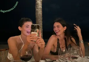 Kendall Jenner / KendallJenner nude photo #5602