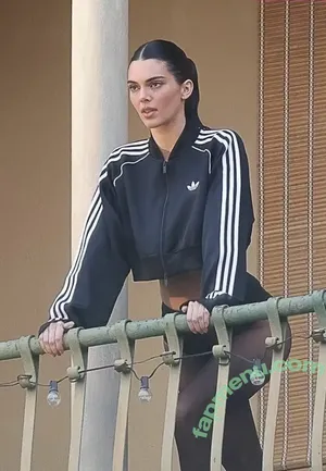 Kendall Jenner / KendallJenner nude photo #5653