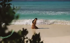 Kendall Jenner / KendallJenner nude photo #5675