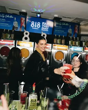 Kendall Jenner / KendallJenner nude photo #5681