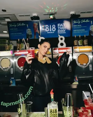 Kendall Jenner / KendallJenner nude photo #5683