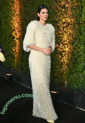 Kendall Jenner / KendallJenner nude photo #5699