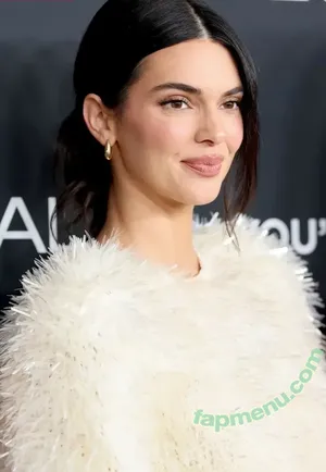 Kendall Jenner / KendallJenner nude photo #5704
