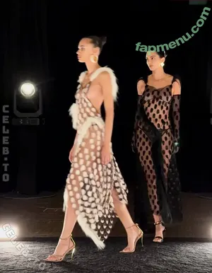 Kendall Jenner / KendallJenner nude photo #5733