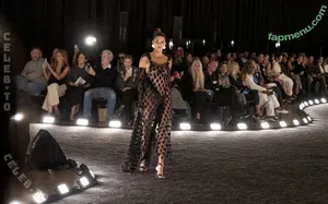 Kendall Jenner / KendallJenner nude photo #5741