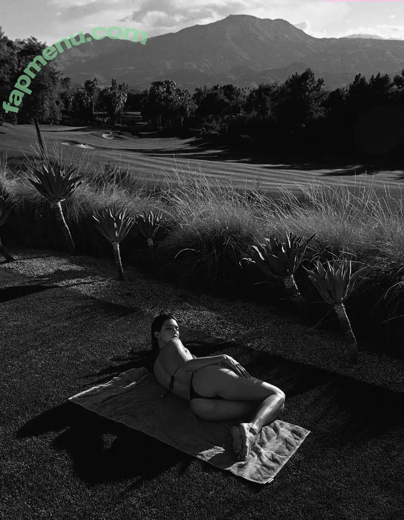 Kendall Jenner nude photo #5020 (KendallJenner)