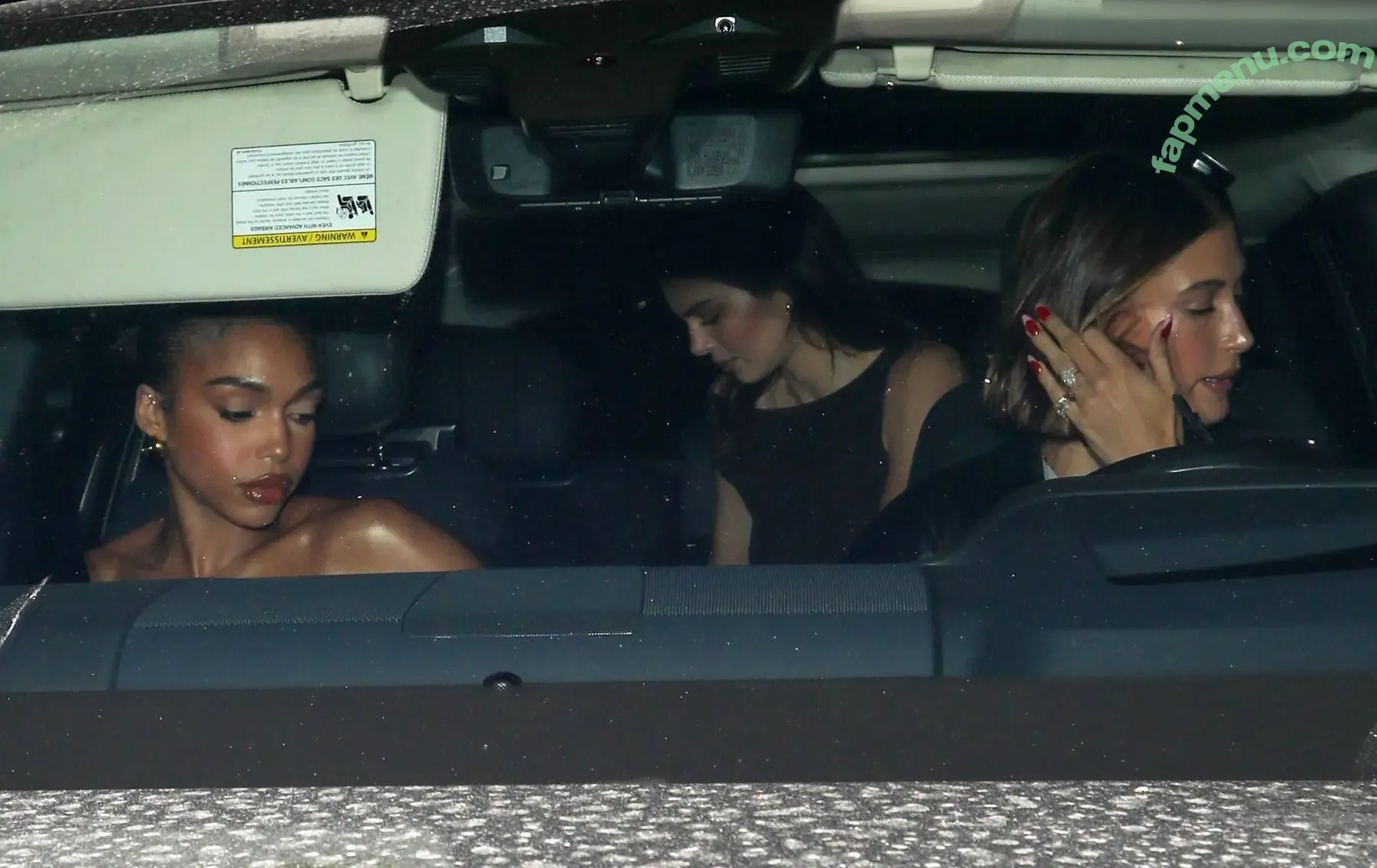 Kendall Jenner nude photo #5050 (KendallJenner)