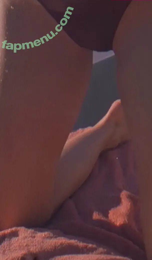 Kendall Jenner nude photo #5058 (KendallJenner)