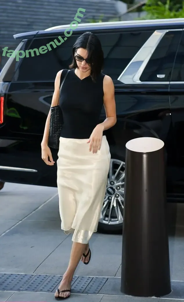 Kendall Jenner nude photo #5322 (KendallJenner)