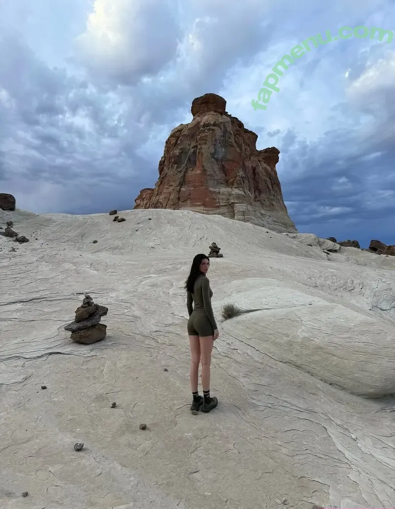 Kendall Jenner nude photo #5327 (KendallJenner)